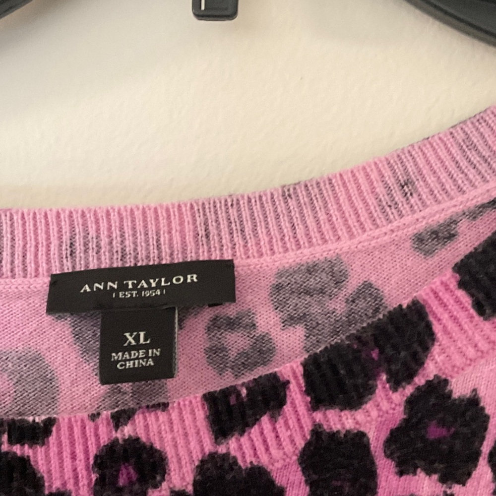 Ann Taylor Y2K Pink and Black Leopard Print Sweaters XL - Picture 2 of 6
